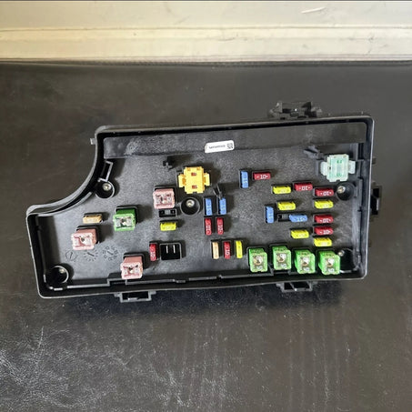 Caja de fusibles para chrysler 200 2012 2.4 04692346AE
