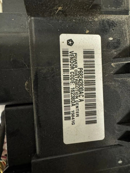 Caja de fusibles para grand cherokee Durango 3.6 5.7 2014 2017 68242830AC