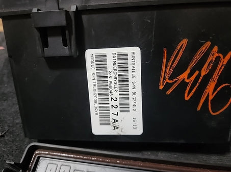 Caja de fusibles para Dodge Caliber 2009 56084227AA