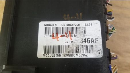 Caja de fusibles para dodge avenger 2011 2014 2.4  04692346AE